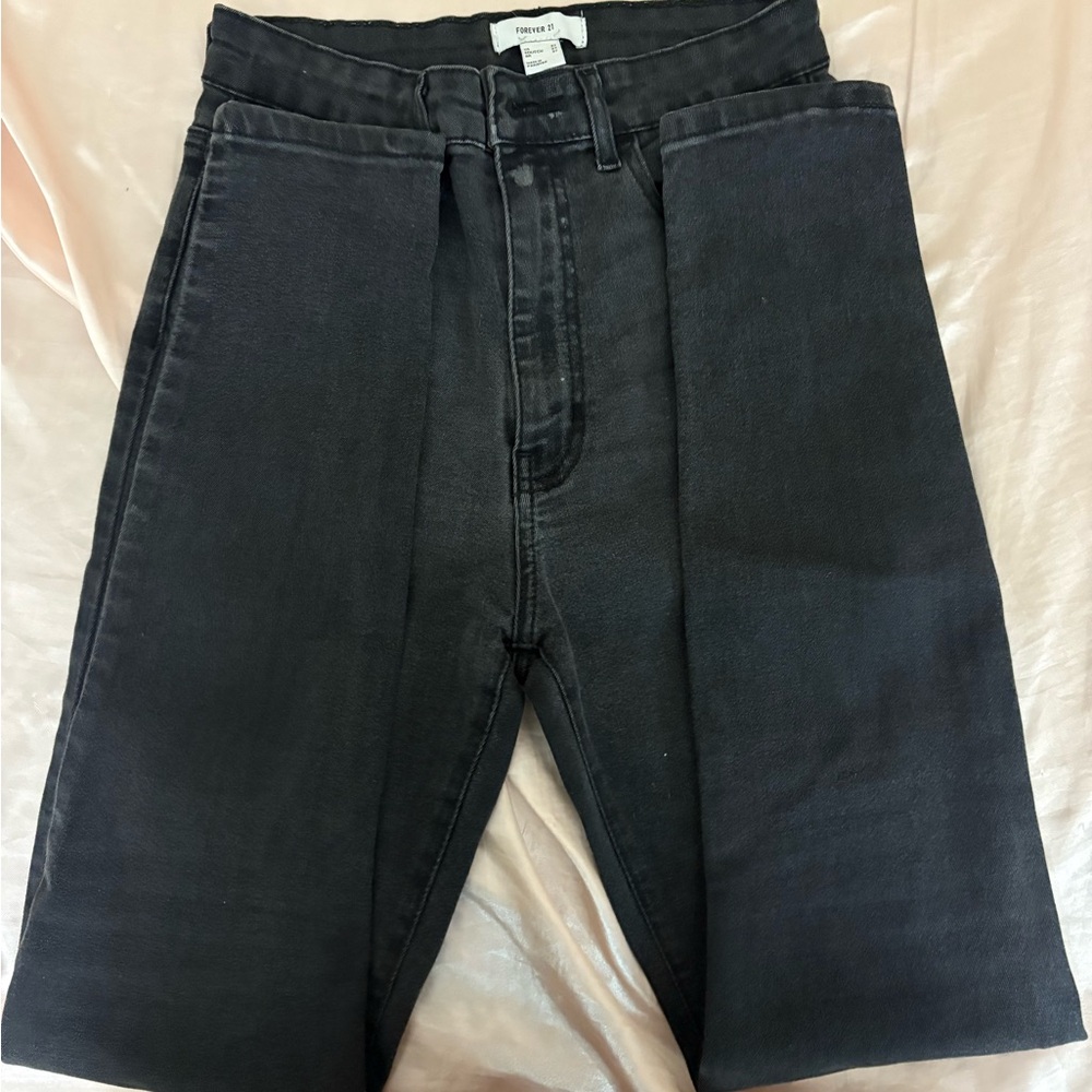 Forever 21 Black Relaxed Jeans Modern Style